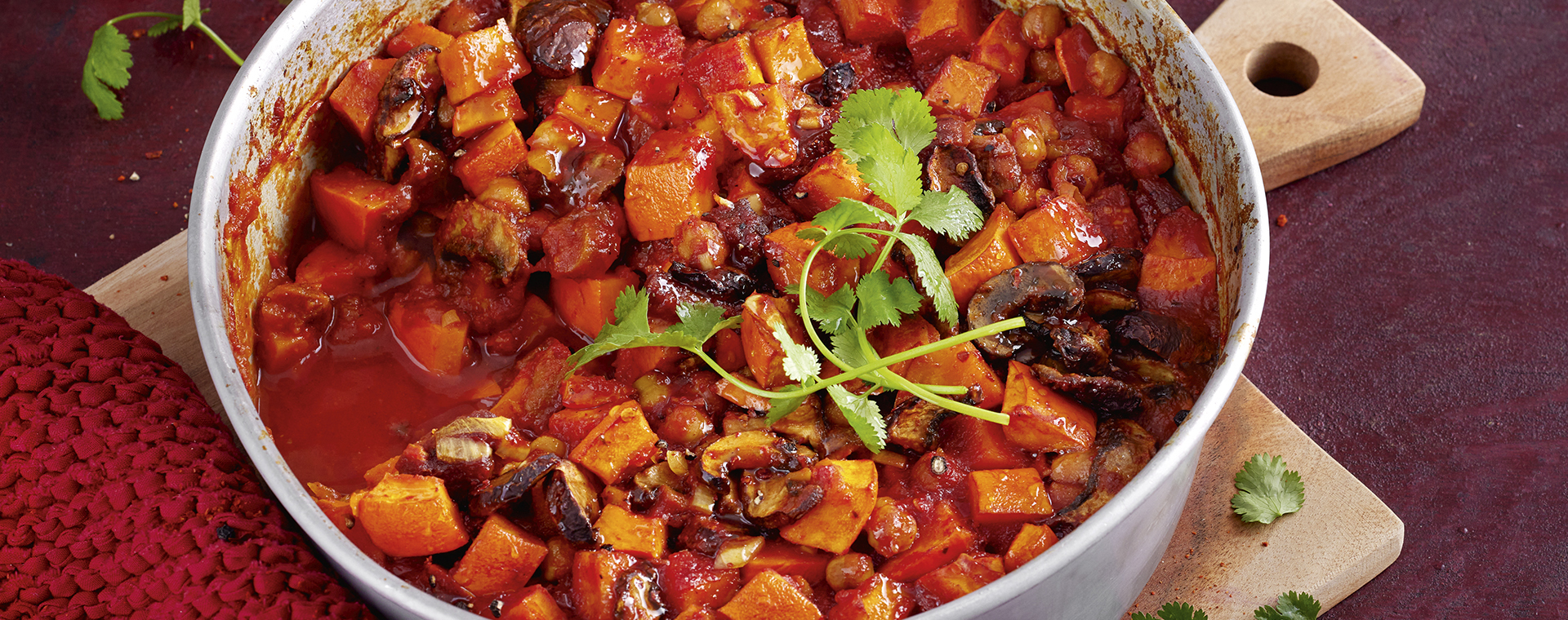 6 23 Kuerbis Pilz Tajine Mit Couscous 1920x760px