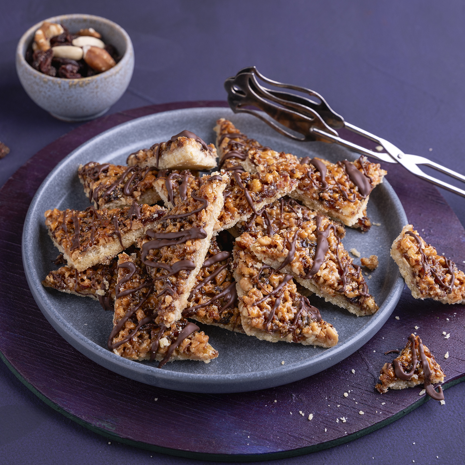 1 24 Nussecken Mit Studentenfutter 1600x1600px