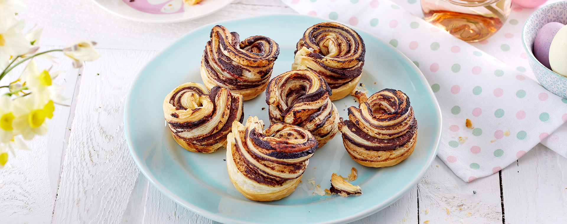 2 24 Blaetterteig Cruffins Mit Nuss Nougat Creme 1920x760px