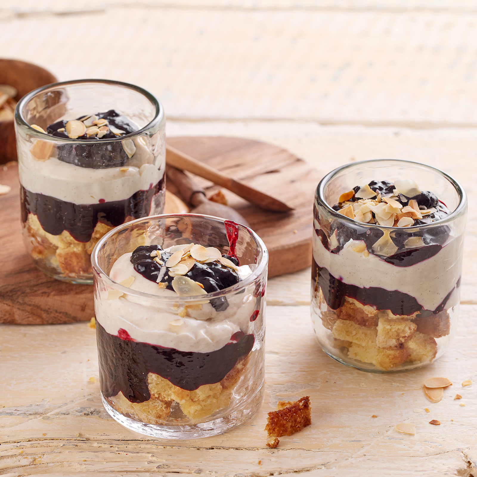 2 24 Heidelbeer Vanille Trifle 1600x1600px