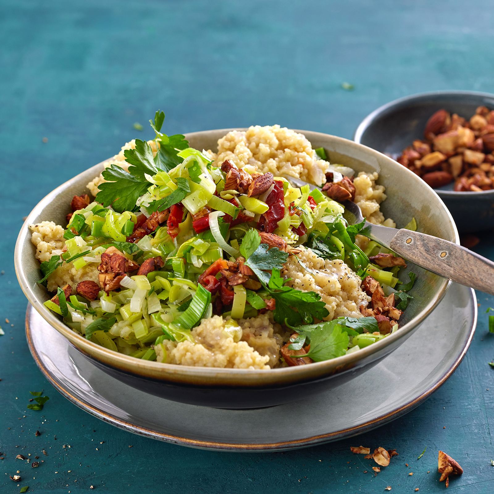 2 24 Hirsotto Mit Lauch Tomaten Gemuese 1600x1600px