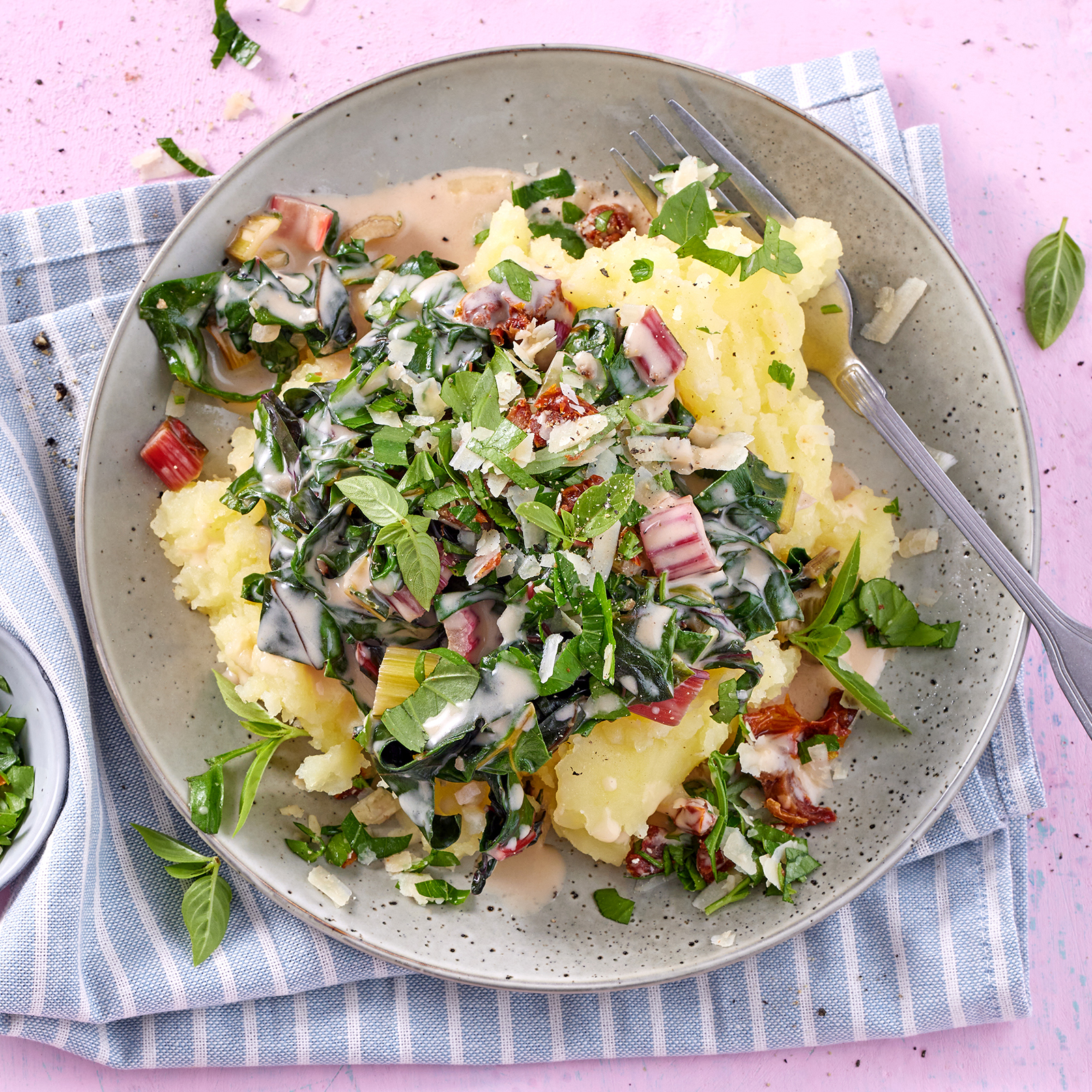 4 24 Mangold In Knoblauch Sahnesosse Mit Kartoffelstampf 1600x1600px