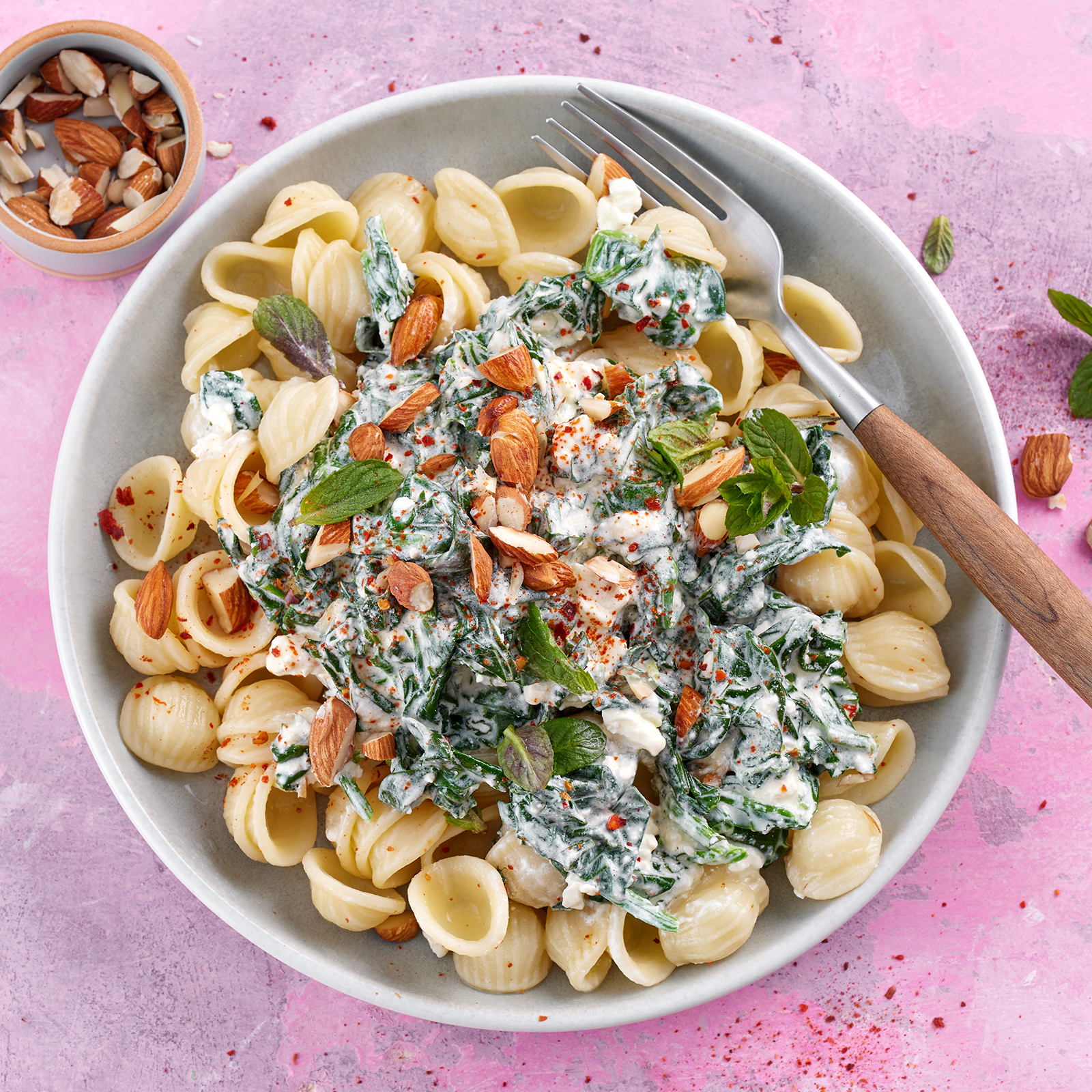 4 24 Orecchiette Mit Spinat Feta Sosse 1600x1600px