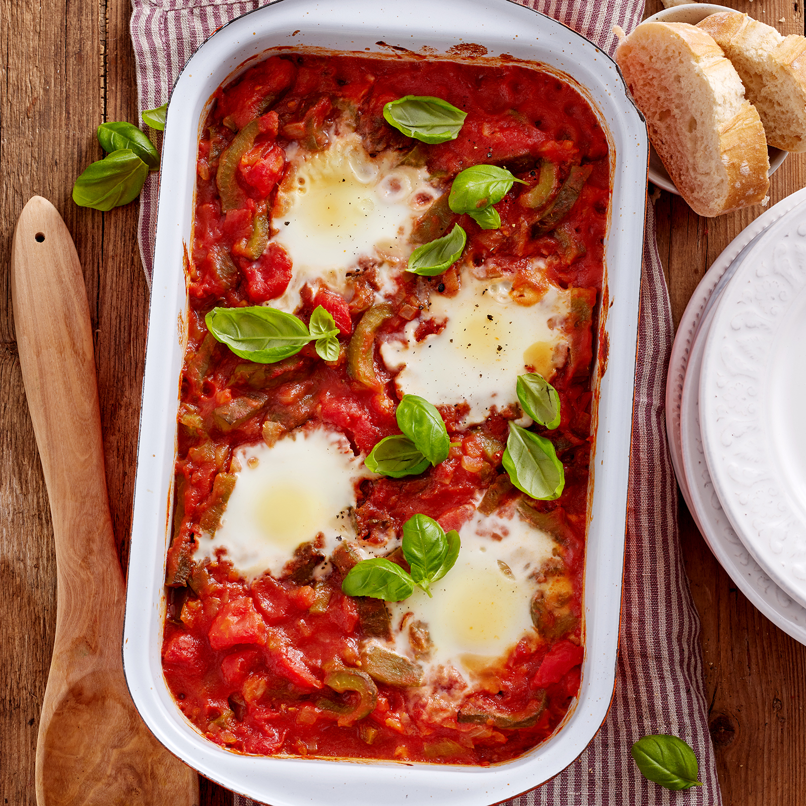 4 24 Piemontesische Eier%20in Tomaten Paprika Sosse 1600x1600px