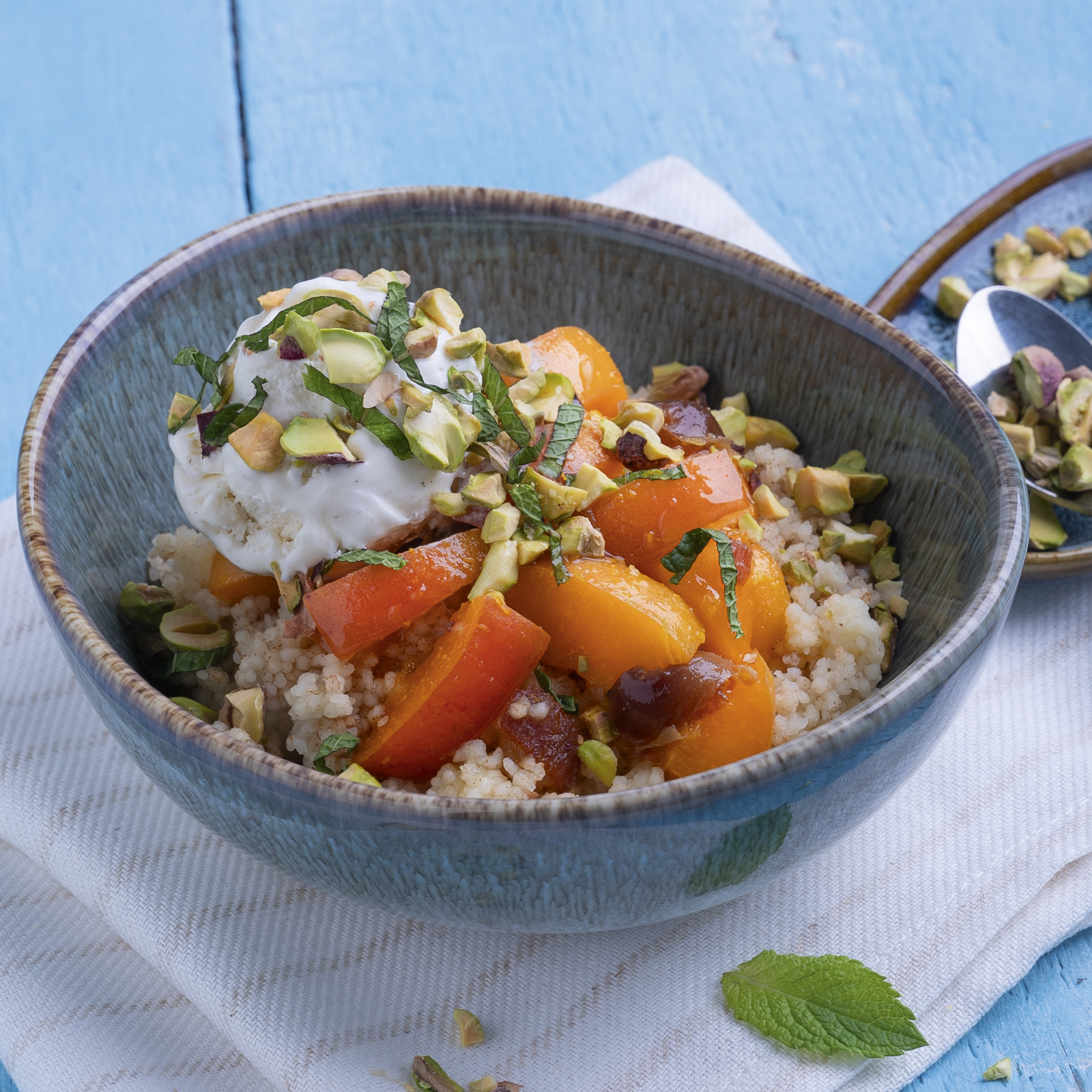 4 24 Suesser Couscous Mit Marinierten Aprikosen 1600x1600px