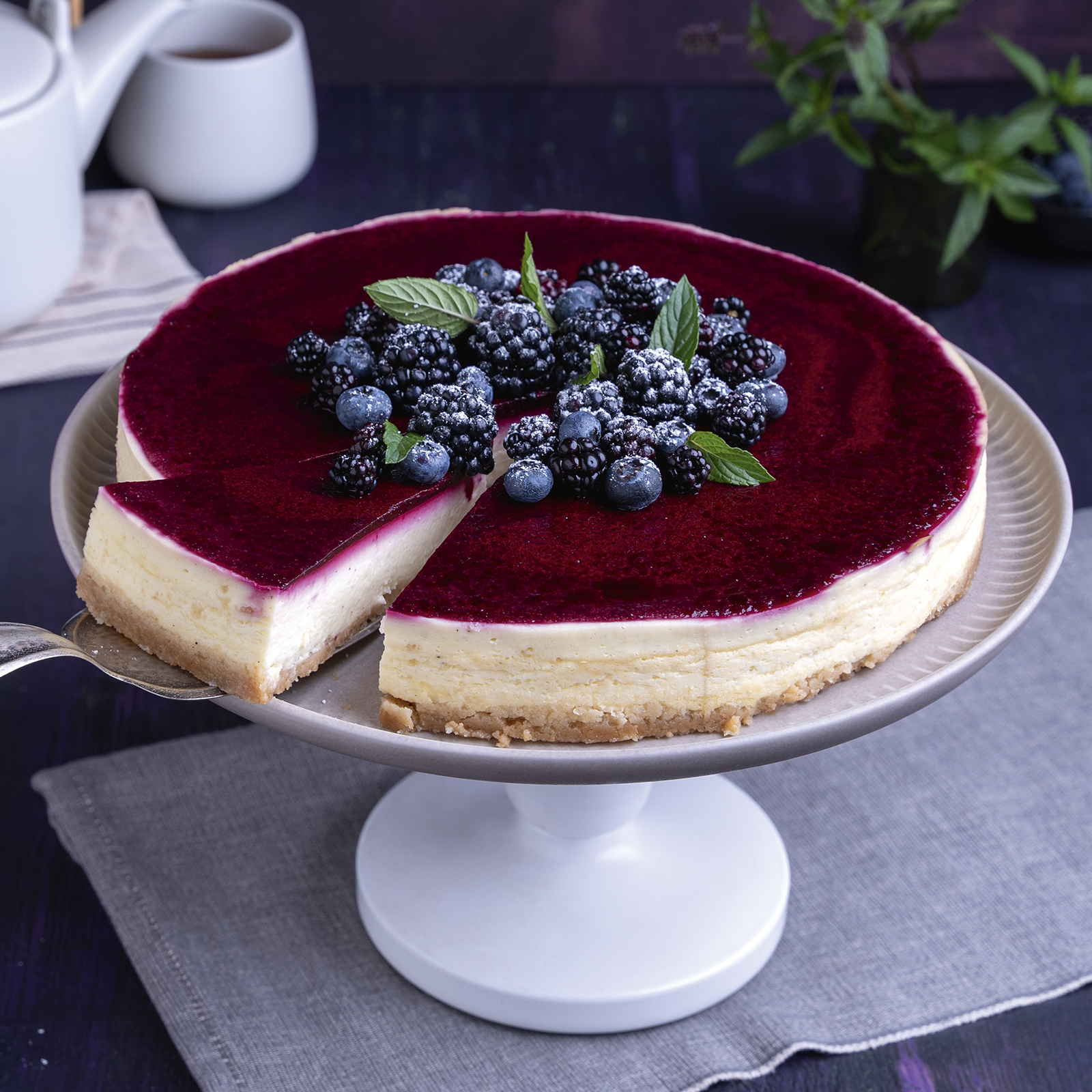 5 24 New York Cheesecake Mit Brombeerspiegel 1600x1600px