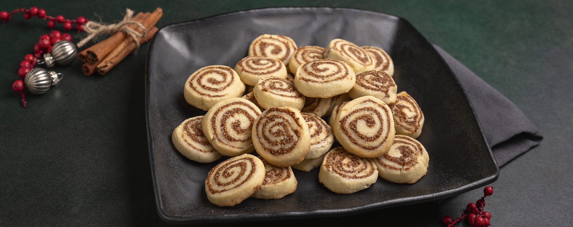 6 24 Haselnuss Zimt Schnecken 1920x760px