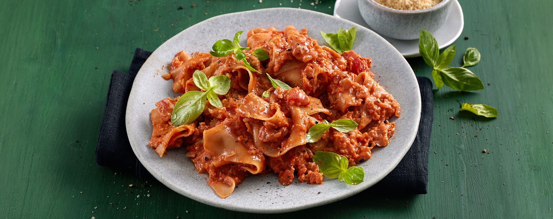 6 24 Vegane Pfannenlasagne Mit Blumenkohl Walnuss Bolognese 1920x760px