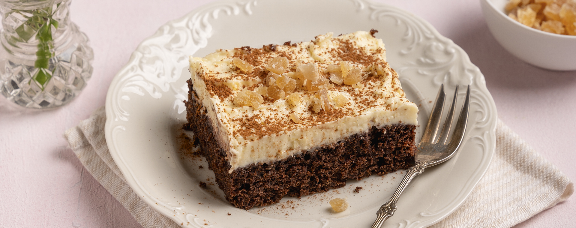 1 25 Ginger Teacake Mit Cream Cheese Frosting 1920x760px