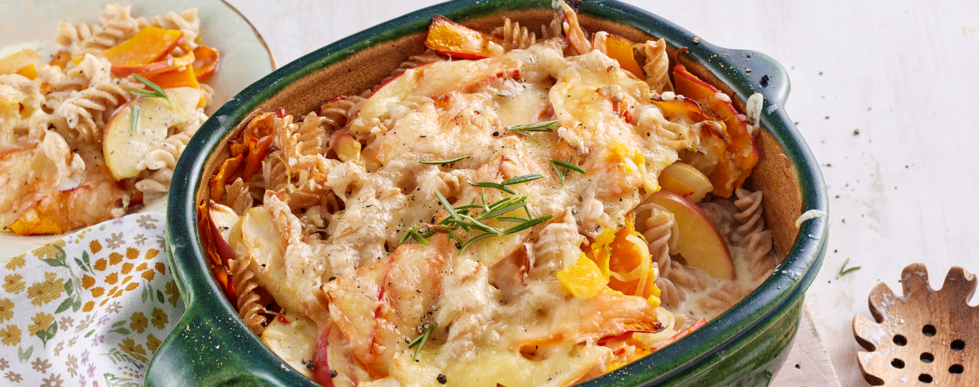 1 25 Kuerbis Apfel Gratin Mit Vollkornnudeln 1920x760px