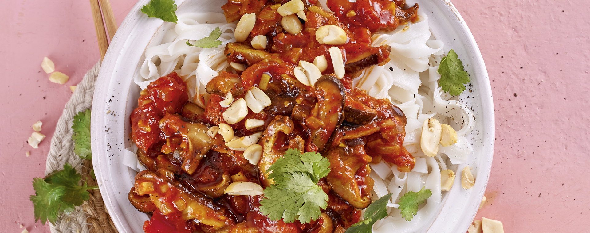 1 25 Reisbandnudeln Mit Tomaten Pilz Sosse 1920x760px