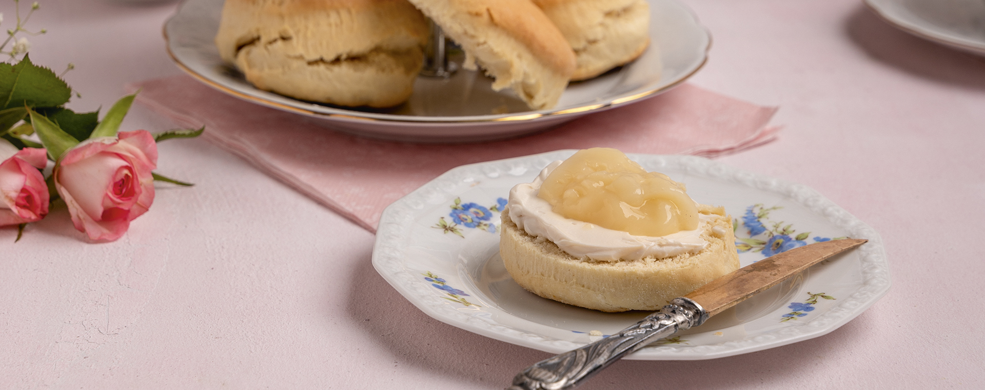 1 25 Scones Mit Lemon Curd 1920x760px