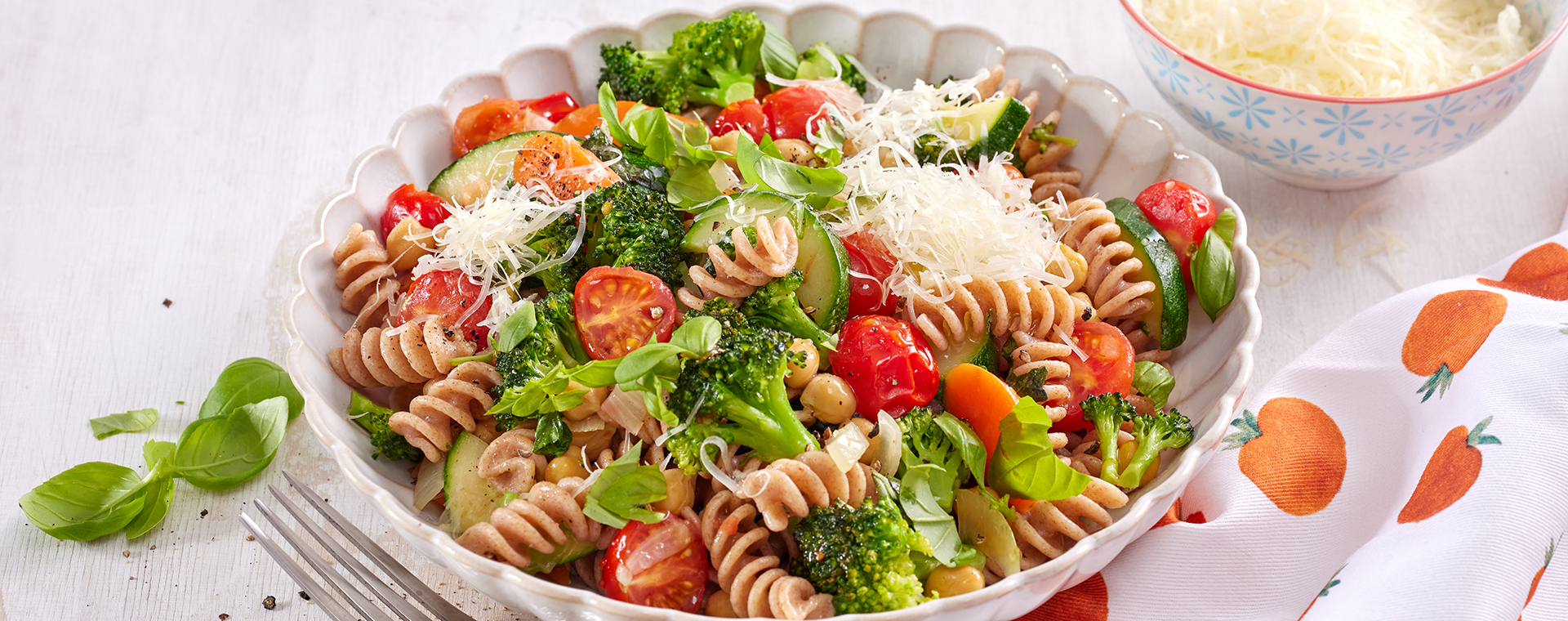 4 25 Bunte Gemuesepfanne Mit Nudeln 1920x760px