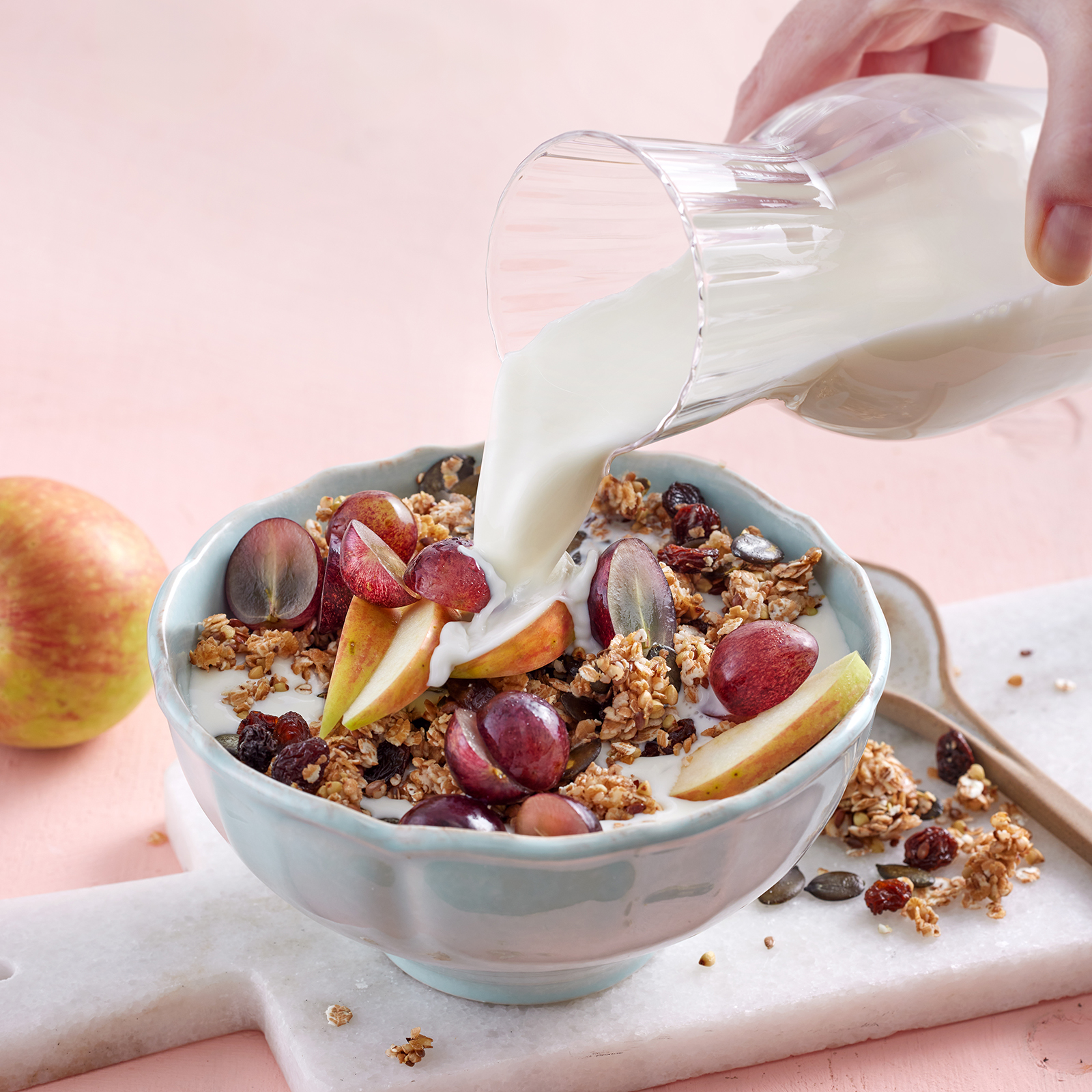 6 25 Kerniges%20Urkorn Granola 1600x1600px