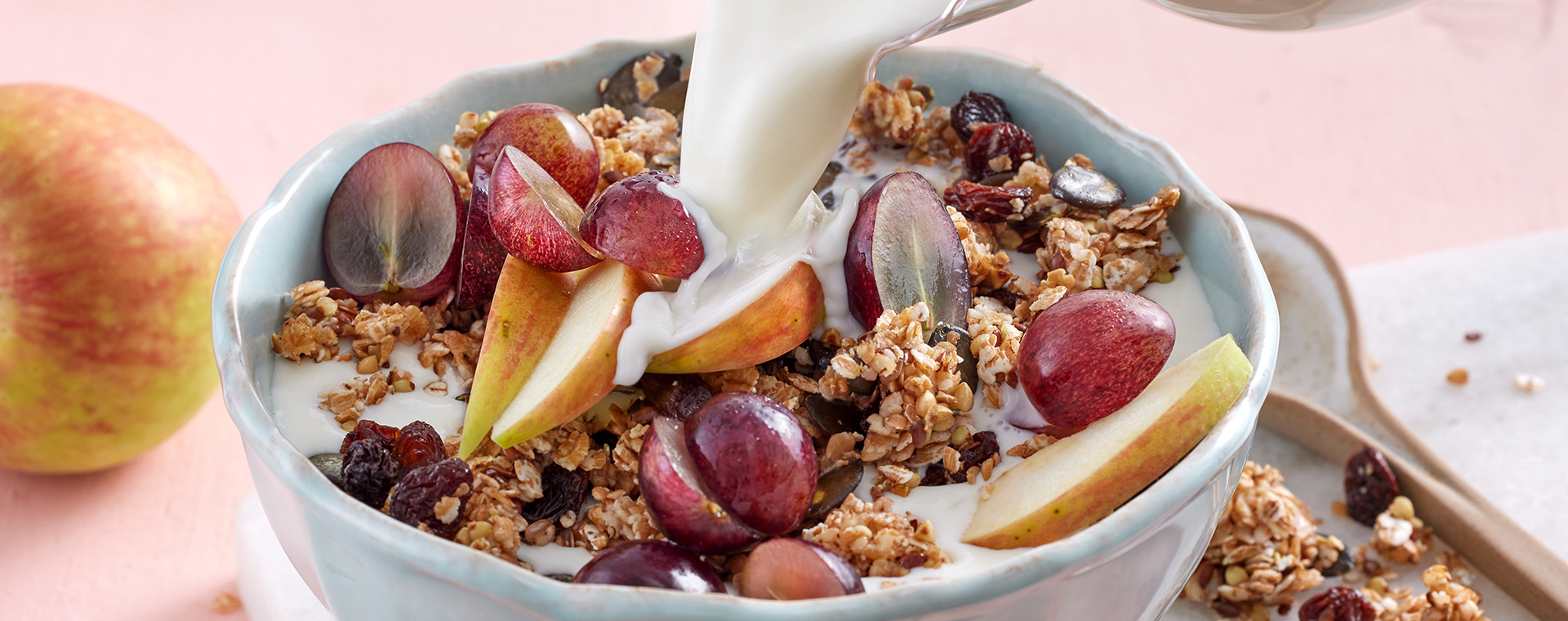 6 25 Kerniges%20Urkorn Granola 1920x760px