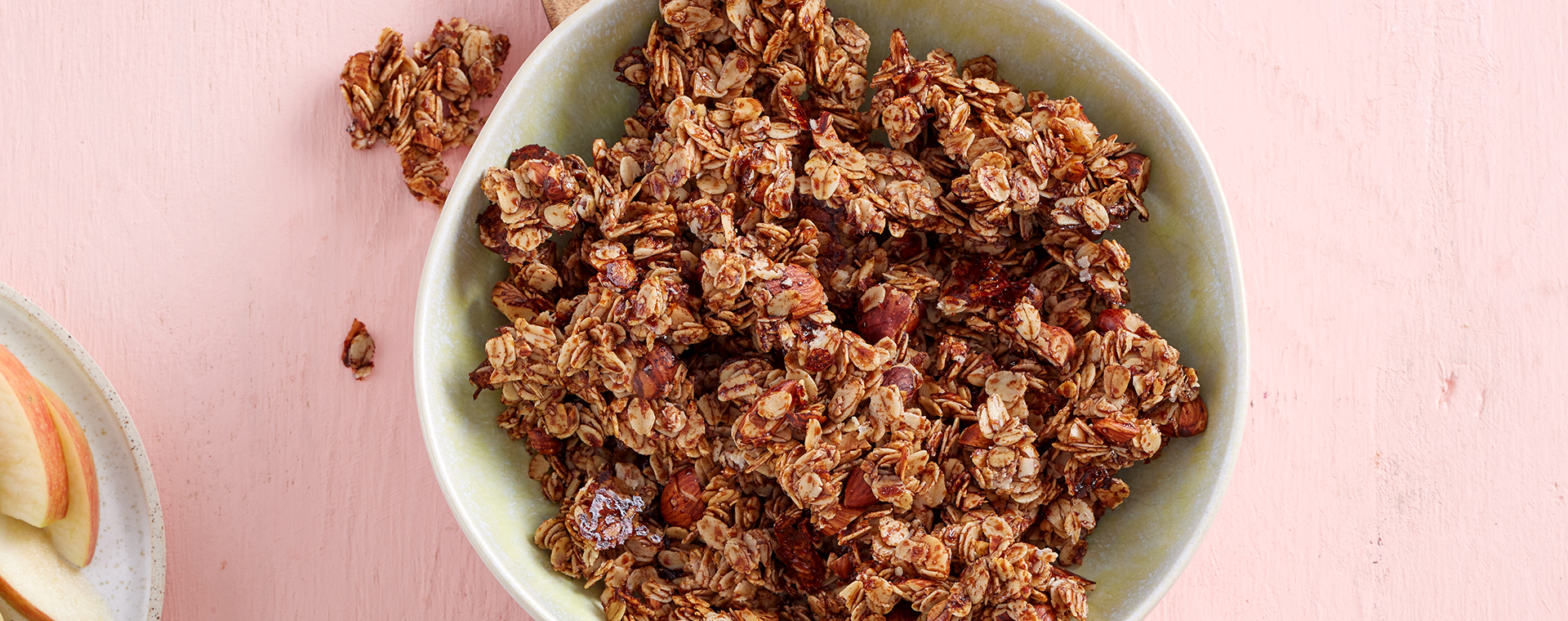 6 25 Nuss Salzkaramell Granola 1920x760px